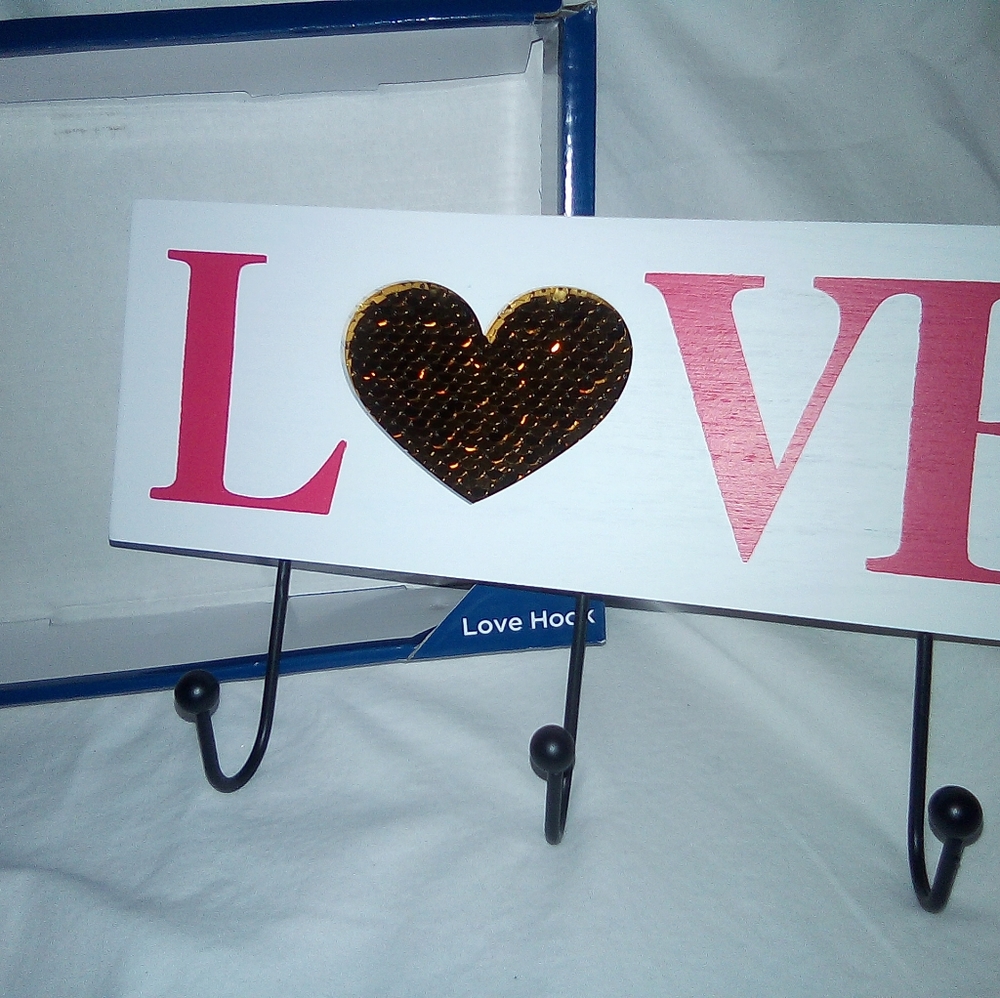 True living "love hook"